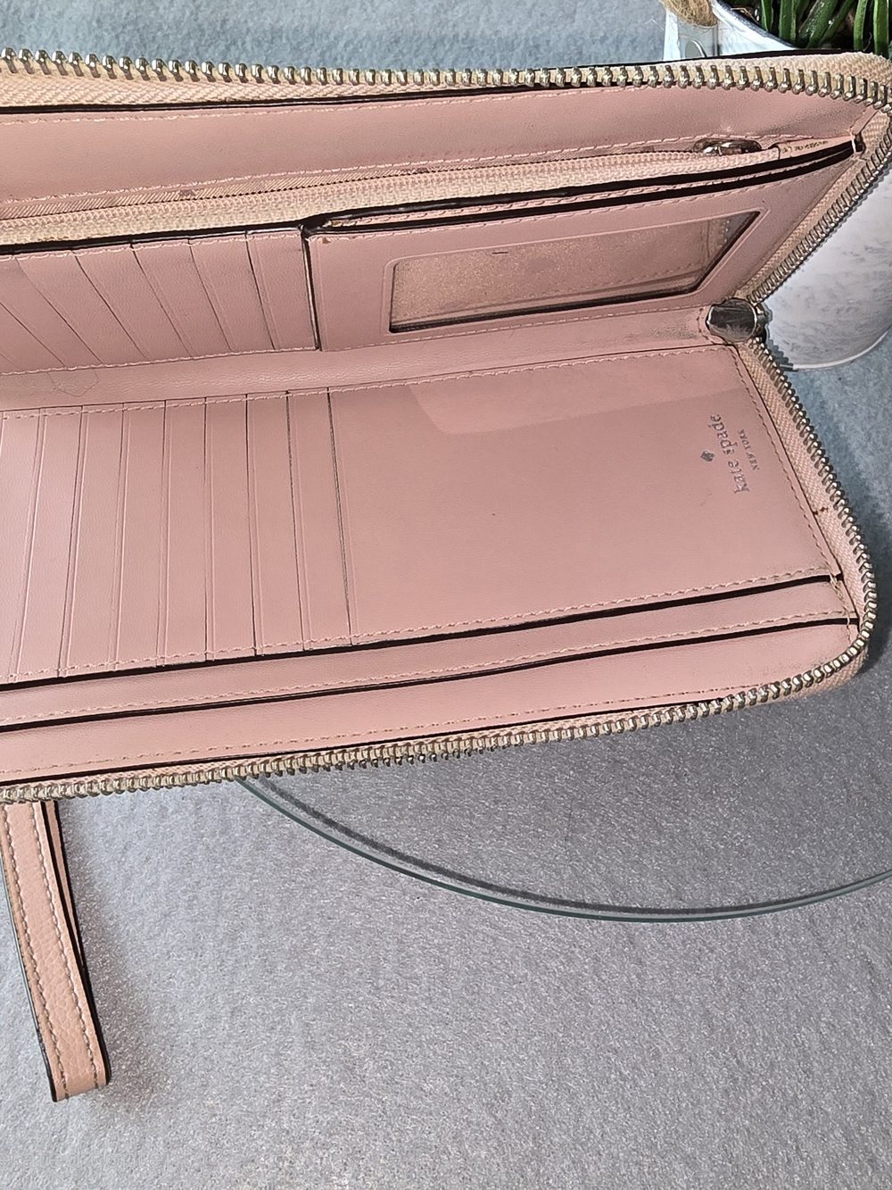 Kate Spade Pink & White Leather Crossbody Wallet Spring colors - Picture 5 of 12